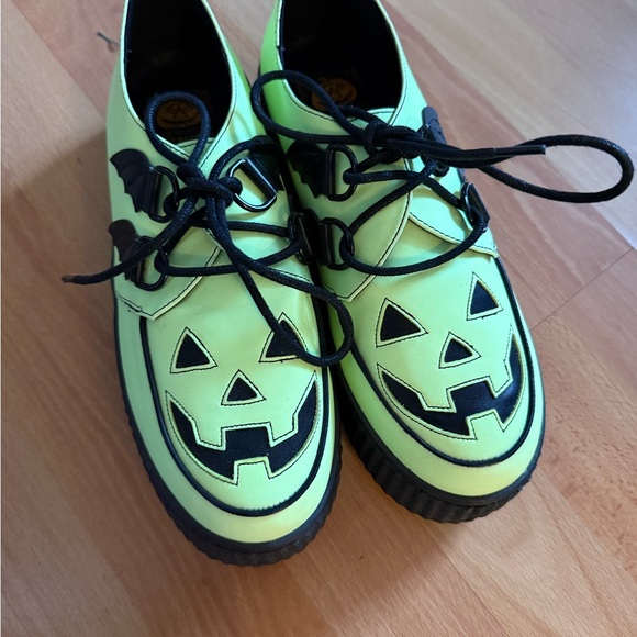 Glow in the dark Strange Cvlt kreepers - Picture 1 of 2